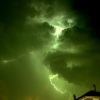 USA: Sezon tornad w pełni i zagadka zielonawej barwy chmur burzowych